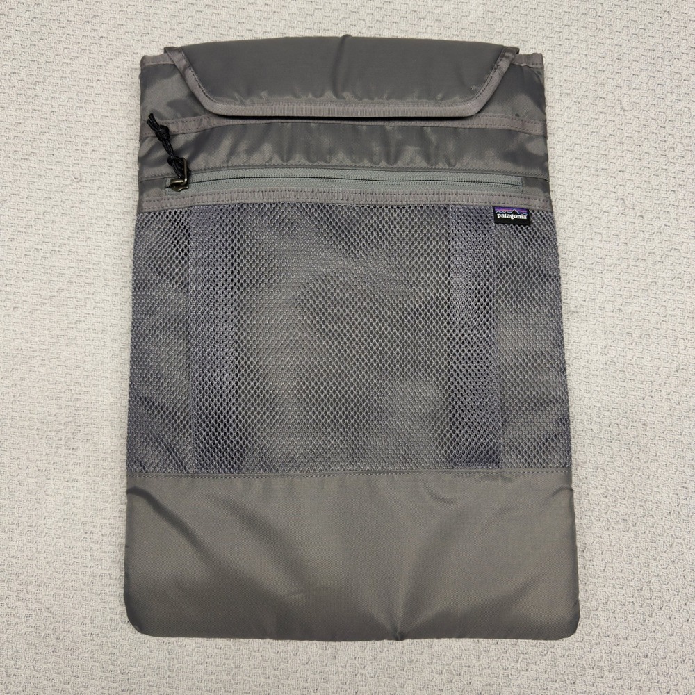 Patagonia Padded Laptop Sleeve Grey Mesh Zip Pocket Tech Case 15 Inch